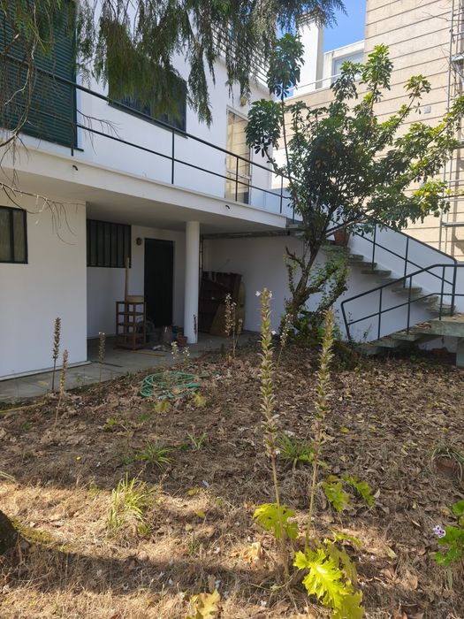 Moradia única no Porto ( obra do arquiteto Viana de Lima