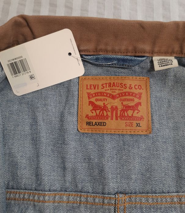 Куртка LEVIS original. Нова.Розм L.