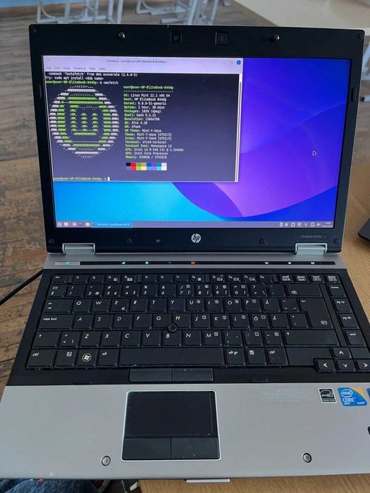 HP Elitebook 8440p-Intel Core i7-ES-8GB Ram-Disco SSD 256GB-Bateria NOVA a 100%