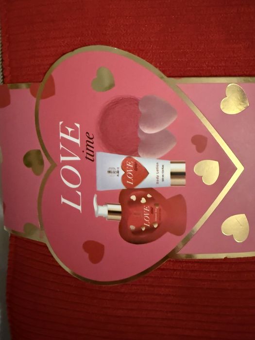 Kosmetyki damskie nowe do pielęgnacij