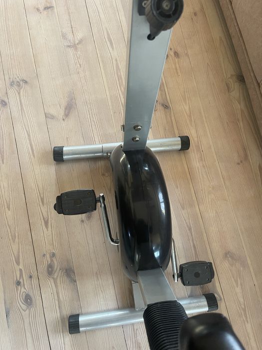 Rower stacjonarny z platformą