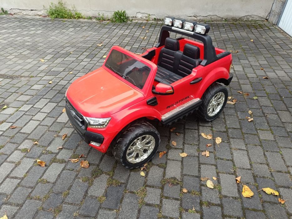 Ford ranger 4x4 na akumulator