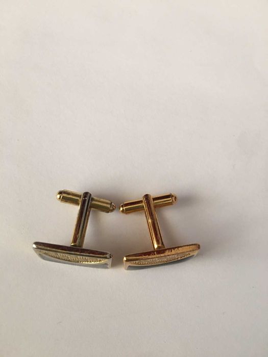 Стильні чоловічі запонки