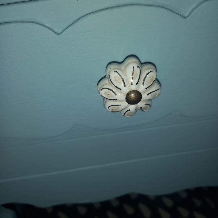 Mesa de cabeceira Casa para gato