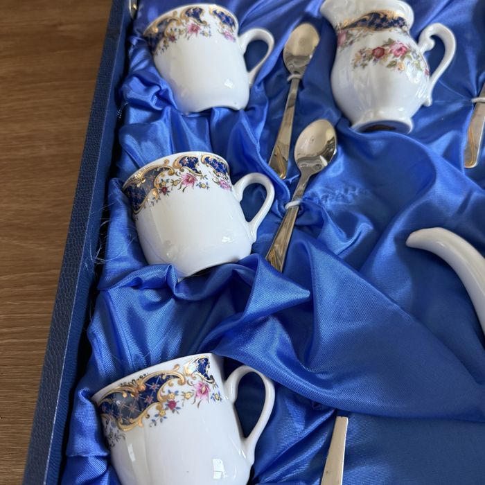 Conjunto de porcelana M.A.B.A T limoges