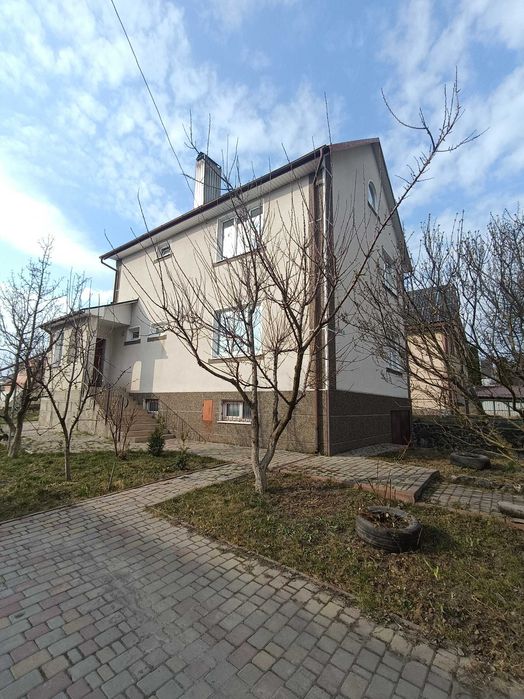 Продам будинок в місті , супер - місце!