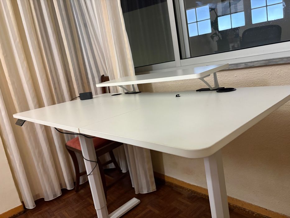 secretária de estudos/ de trabalho extensivel