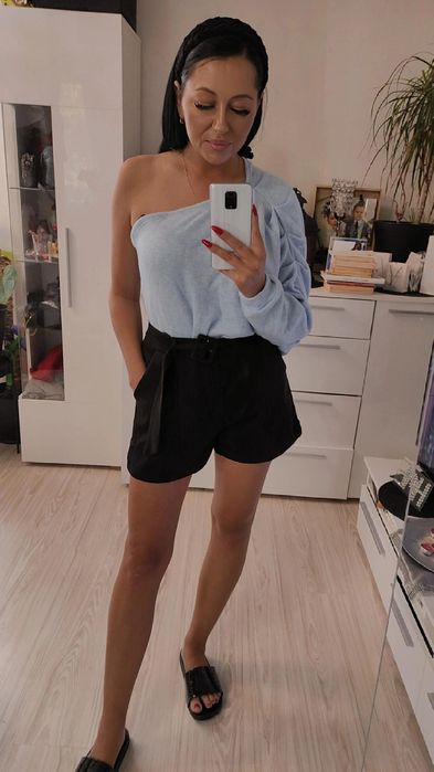 Piękny sweter sweterek jedno ramię baby blue wassyl Uni