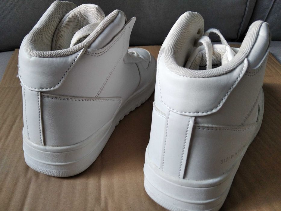 Buty New Yorker białe rozm.41