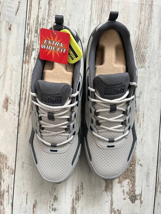 Продам нові кросівки sketchers