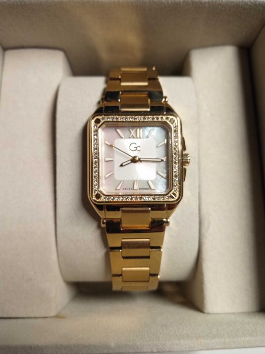 Damski zegarek Gc Guess Collection Y85001L1MF złoty stan idealny komplet