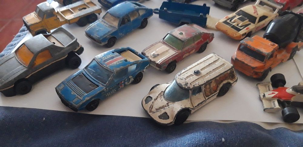Conjunto de 26 Carrinhos/Miniaturas Antigos