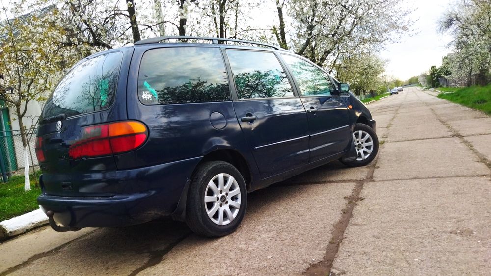 Volkswagen Sharan 2.0 газ- бензин