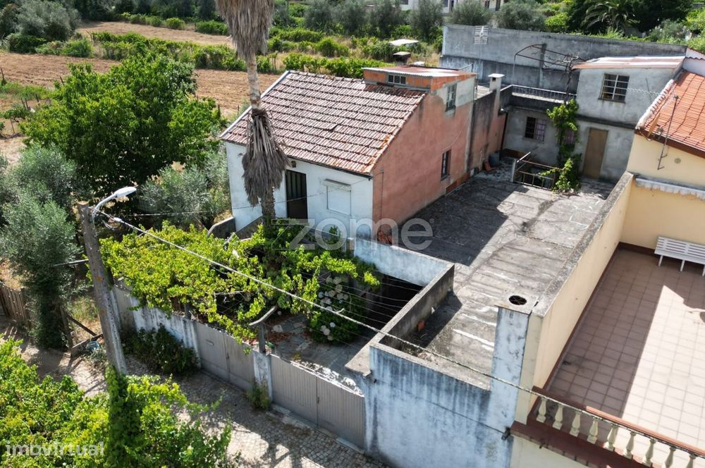 Moradia T5 com Garagem|Terraços|Anexos no Sarzedo- Arganil