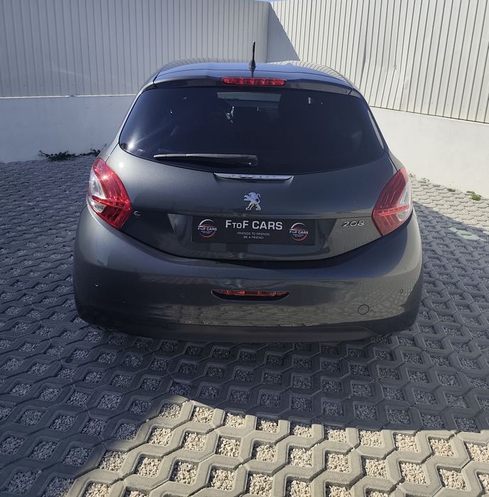 Peugeot 208 1.2 ALLURE Revisão efetuada (distribuição trocada)