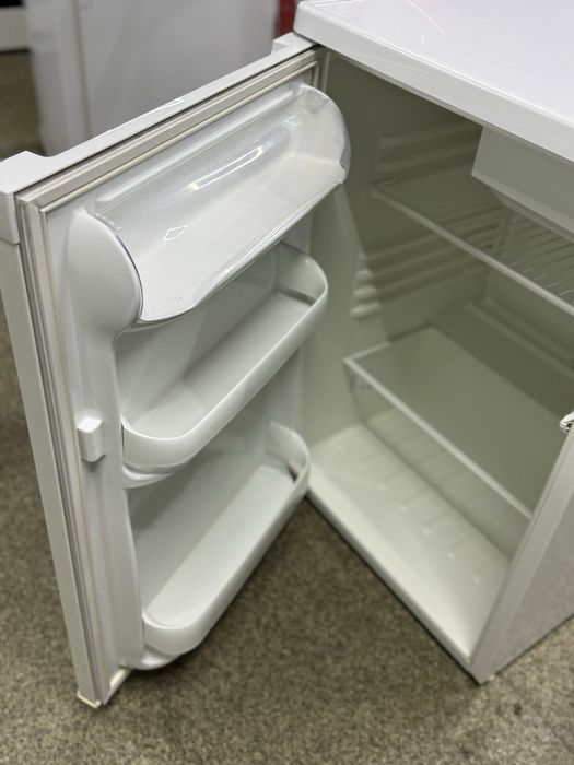 Малий холодильник sanussi Європи студент. 90 висота