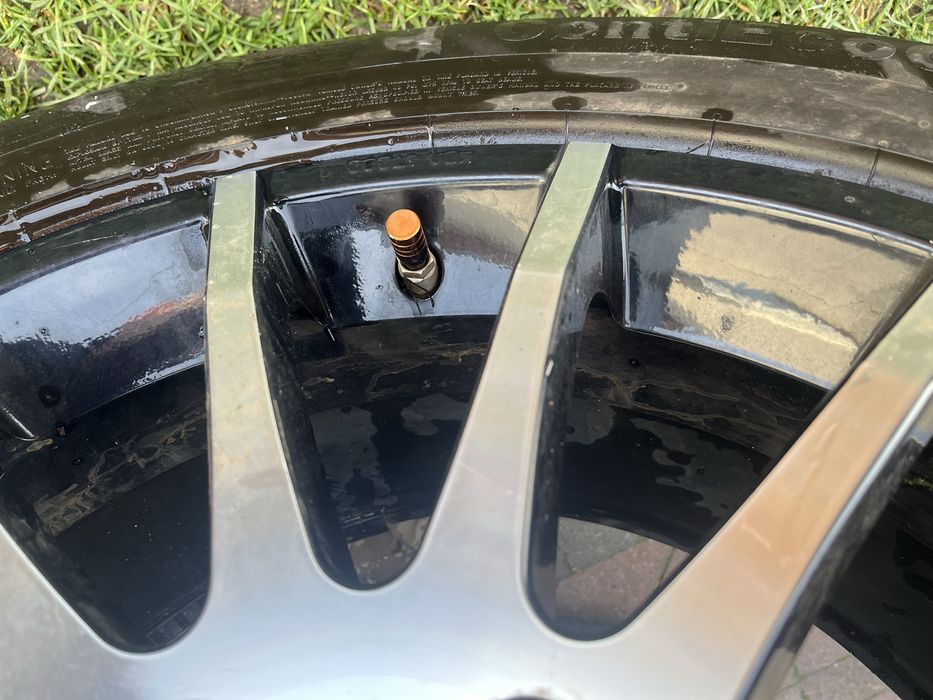 Мазда R18, без пробігу в Україні з літьніми шинами.