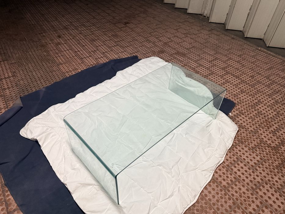 Mesa de centro em vidro