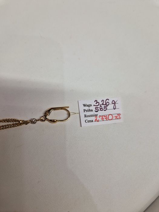 Złote kolczyki nowe