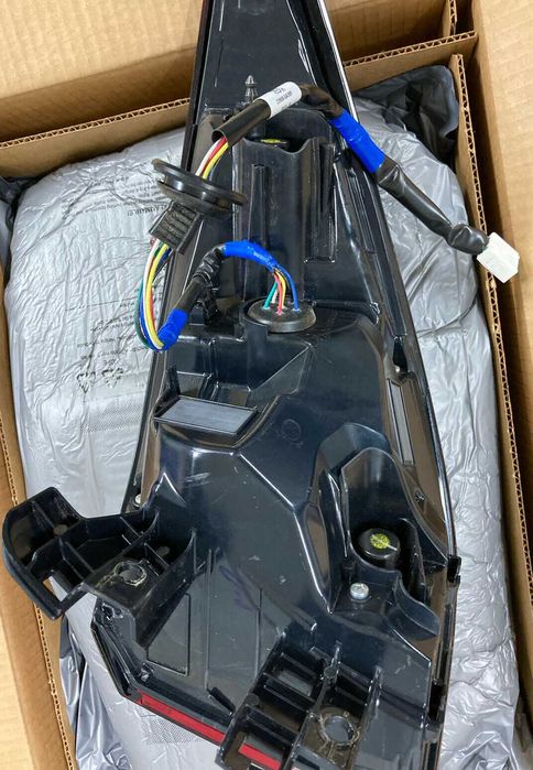 Задний левый, правый фонарь Lexus RX350 450h 2020-25 USA