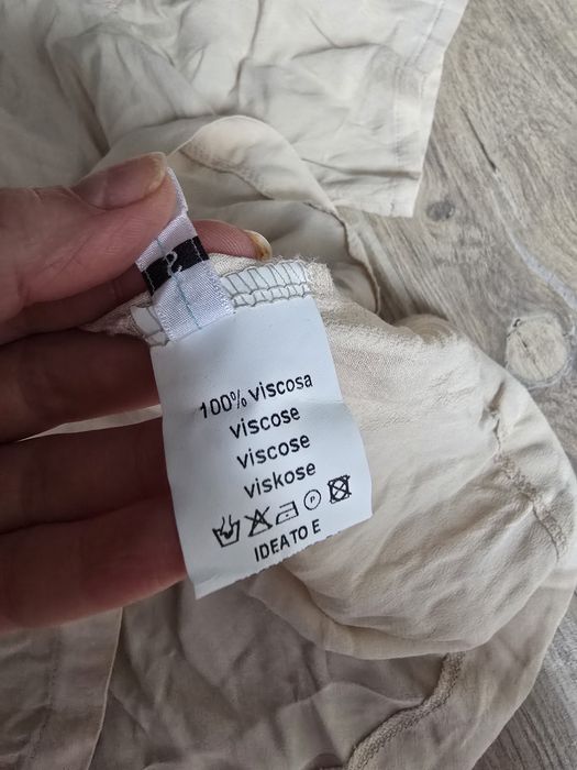 Dixie bluzka 100% wiskoza rozmiar S
Bluzka w bardzo dobrym stanie, bez