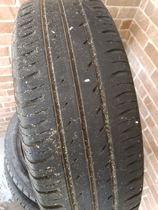 Pneus automóvel usados