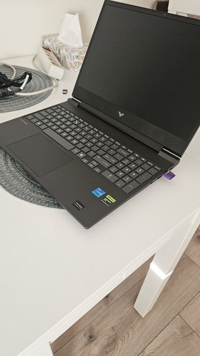 Laptop Hp Victus 15 i 5  ( 13 gen )