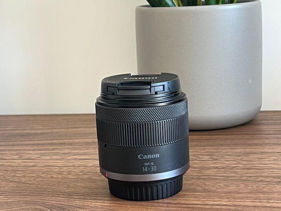 Canon R50V + Lente RF 14-30mm Negociavel