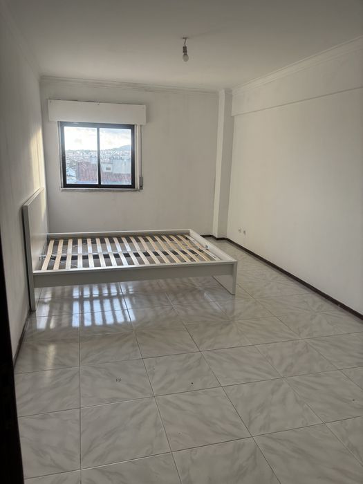 Quarto para arrendar