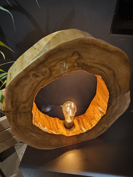 Lampa loft z plastra drewna