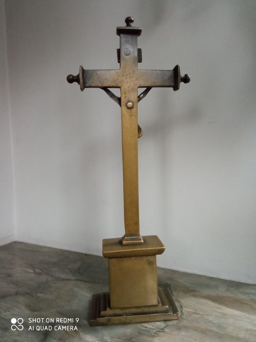Przedwojenny krzyż mosiężny