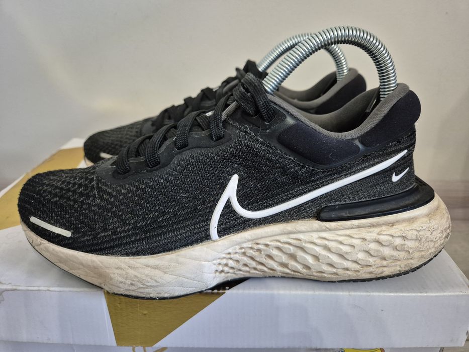 Buty damskie do biegania Nike Invincible Run rozmiar 39.