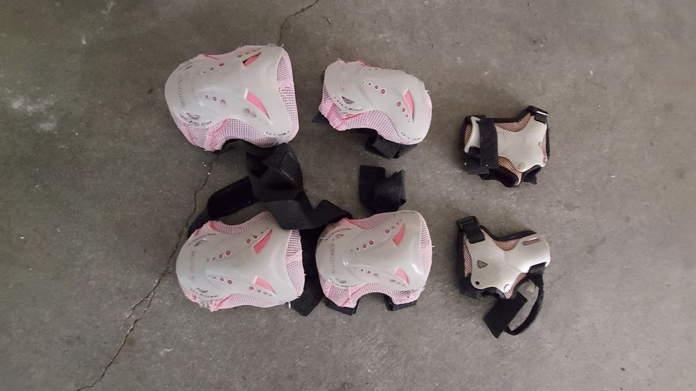 Vendo 2 pares de patins em linha bom estado