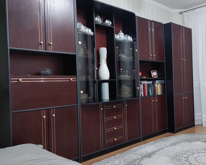 Продам  стенку .