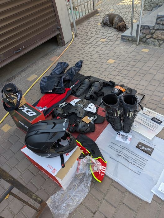 Продам мотоэкипировку