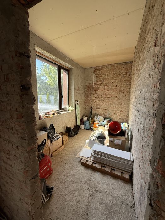 Продам Дом с гаражем(с комуникациями) 12 соток