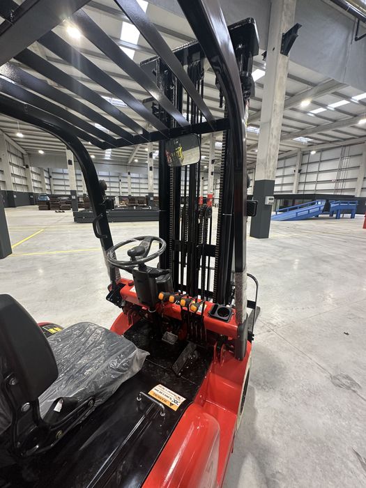 Empilhador eletrico 3Ton Novo