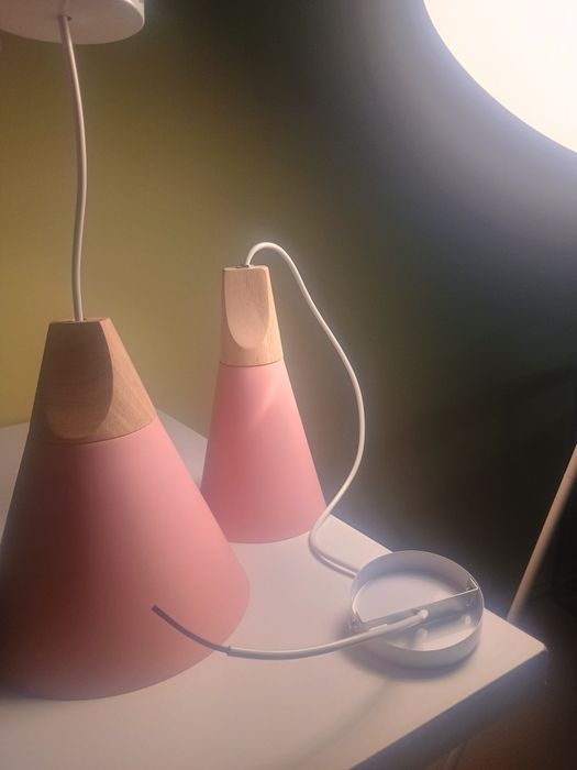 Zestaw dwóch nowych różowych lamp do pokoju dziewczynki na żarówkę E27
