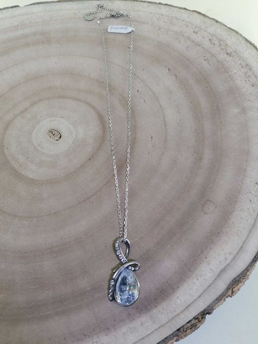 Colar com medalha tipo gota  - Aço