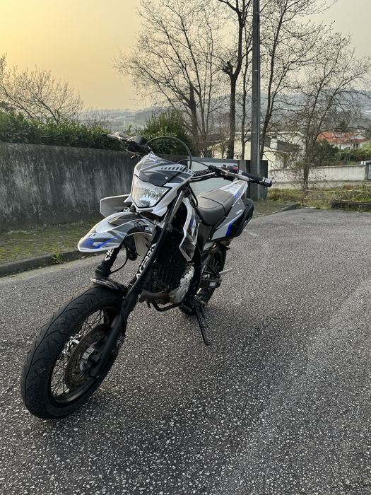 Yamaha WR 125X Supermoto – Pneus Novos, Extras, Pronta a Andar