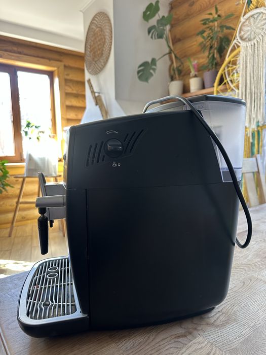 Продам кофемашину Divina