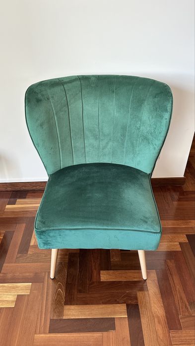 Cadeirão verde em veludo