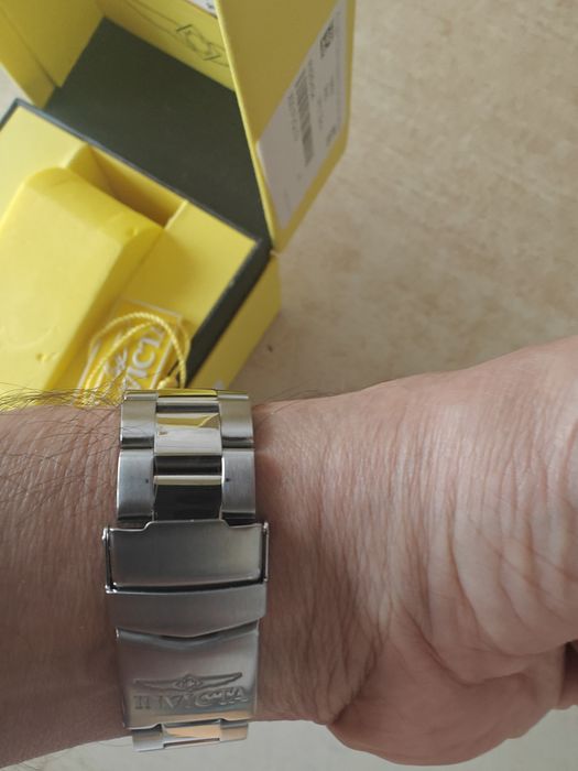 Sprzedam ciekawy zegarek Invicta  Pro Driver  mod 20434.  Stan BDB.