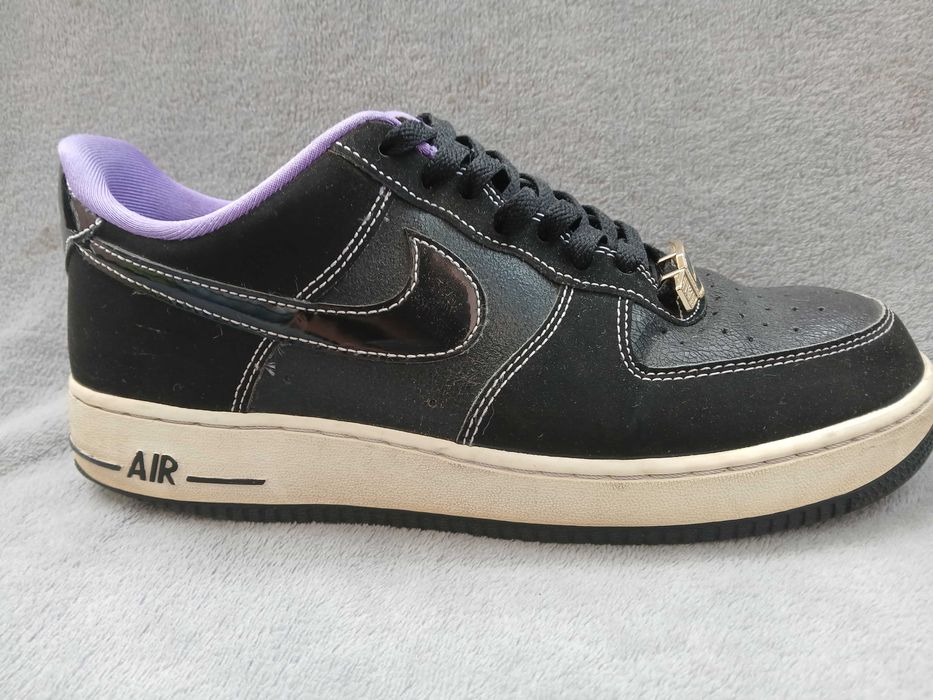 Nike Air Force 1 '07 LV8 EMB czarne r. 43
