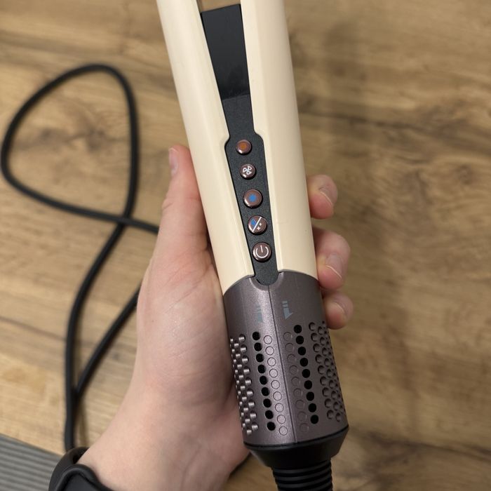 Фен типу Airstrait