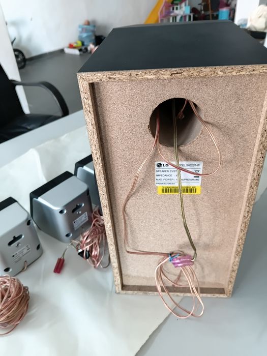 1 leitor e amplificador de DVD Sony 1 Subwoofer e 5 colunas LG