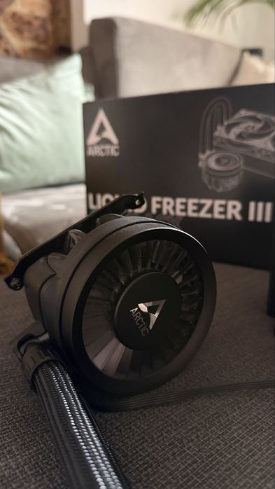 Arctic Liquid Freezer III 240 Black