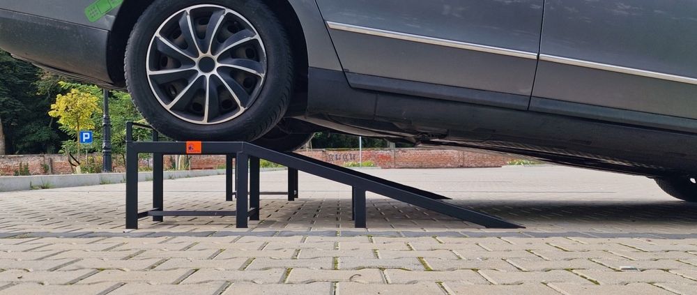 Najazdy samochodowe do 3 ton. 140x30x30 Wysyłka. STRUKSTAL