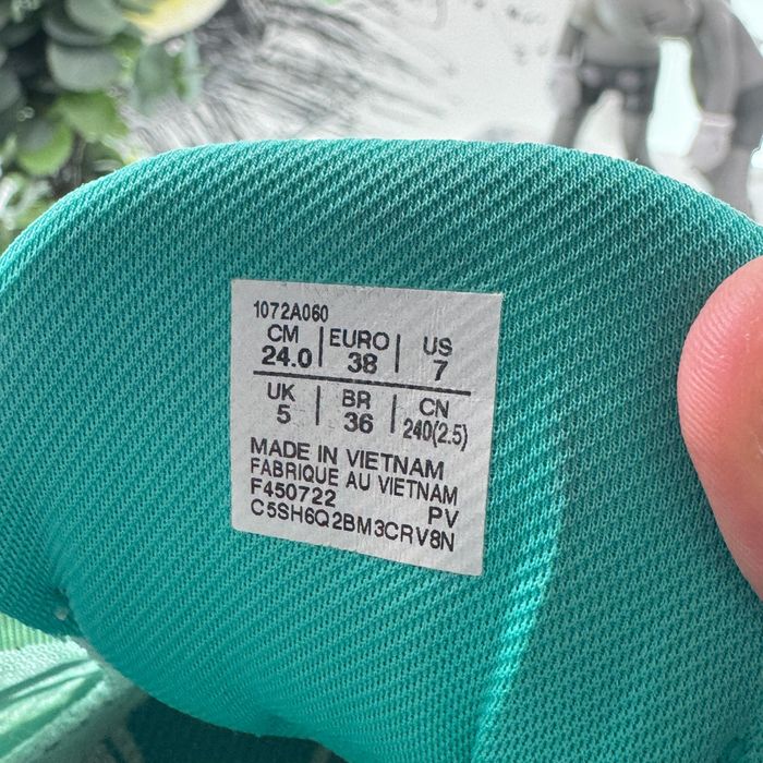 Кросівки Asics Gel Netburner 39 розмір Е6370