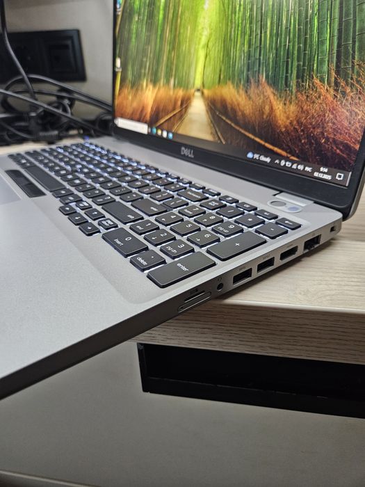 Dell Latitude 5511 i5-10400H/16Gb/SSD 256Gb/Nvidia MX250/15.6" IPS